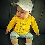 Enfant, Yellow, Bambin, Baby, Peau, Baby & Toddler Clothing, Chapi Chapo, Headgear, Fashion Accessory, Baby Products, Personne, Headwear