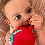 Enfant, Visage, Bambin, Red, Baby, Head, Baby Playing With Toys, Mouth, Hand, Baballe, Play, Stethoscope, Baby Toys, Personne
