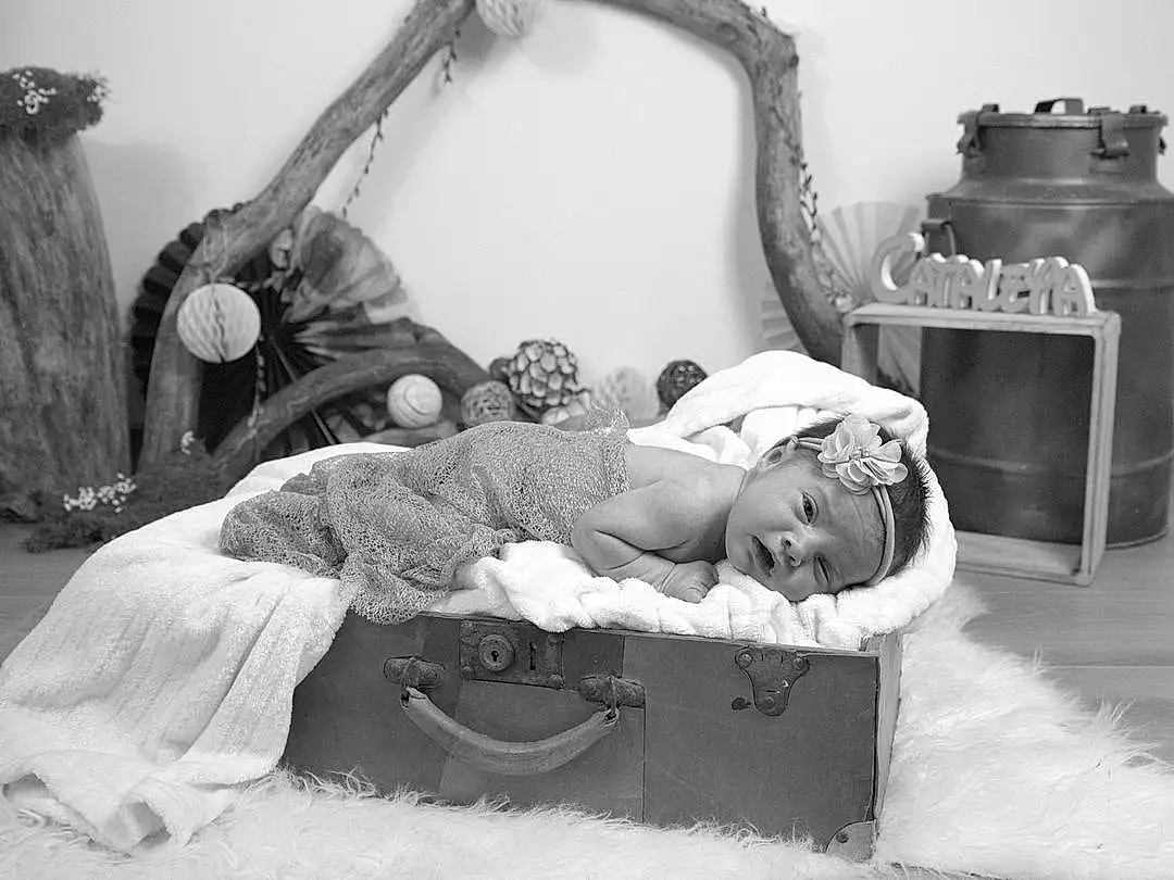 Comfort, Black, Textile, Fashion, Black-and-white, Grey, Style, Monochrome, Noir & Blanc, Bed, Jouets, Bois, Event, Room, Assis, Art, Still Life Photography, Baby, Stock Photography, Personne, Headwear