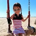 Swing, Fun, Summer, Enfant, Vacation, Jambe, Outdoor Play Equipment, Aire de jeux, Bambin, Happy, Sourire, Play, Personne, Joy