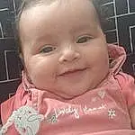 Forehead, Visage, Nez, Hair, Joue, Peau, Sourire, Head, Lip, Chin, Eyebrow, Bras, Yeux, Mouth, Facial Expression, Eyelash, Baby, Baby & Toddler Clothing, Neck, Personne, Joy