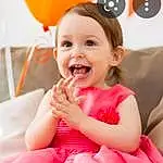 Sourire, Peau, Head, Lip, Facial Expression, Mouth, Happy, Gesture, Rose, Bambin, Baby, Sharing, Fun, Baby & Toddler Clothing, Enfant, Balloon, Leisure, Event, Sweetness, Personne