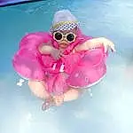 Eau, Goggles, Baby Float, Azure, Swimming Pool, Rose, Chapi Chapo, Headgear, Happy, Eyewear, Leisure, Personal Protective Equipment, Baby & Toddler Clothing, Cap, Fun, Bambin, Baby, Recreation, Umbrella, Vacation