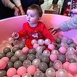 Photograph, Rose, Fun, Ball Pit, Bambin, Leisure, Baby, Enfant, Recreation, Party Supply, Sweetness, Jouets, Balloon, Event, Happy, Play, Magenta, Party, Personne, Surprise