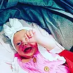 Nez, Joue, Peau, Lip, Eyebrow, Yeux, Mouth, Comfort, Human Body, Baby & Toddler Clothing, Textile, Baby, Baby Sleeping, Sleeve, Happy, Gesture, Rose, Finger, Bambin, Thumb, Personne