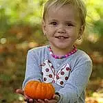 Enfant, Bambin, Sourire, GarÃ§on, BÃ©bÃ©, Herbe, Play, Fun, Happiness, Eating, Pumpkin, Portrait Photography, Fille, Personne, Joy