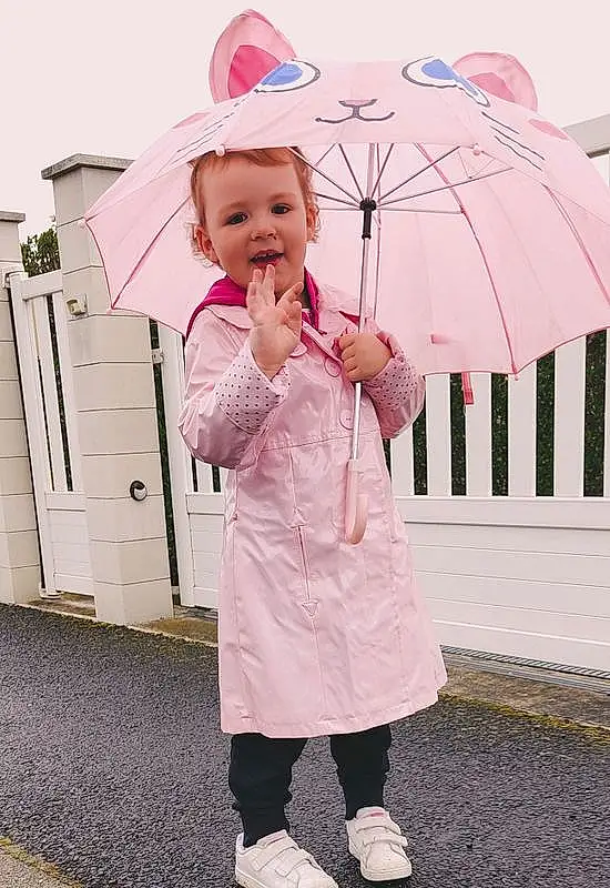 VÃªtements dâ€™extÃ©rieur, Umbrella, Blanc, Fashion, Sleeve, Cabinetry, Rose, Drawer, Happy, Chest Of Drawers, Street Fashion, Magenta, Bambin, Baby & Toddler Clothing, Pattern, Fun, Fashion Accessory, Enfant, Peach, Personne