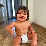 Nez, Joue, Peau, Joint, Sourire, Lip, Yeux, Jambe, Stomach, Iris, Baby & Toddler Clothing, Happy, Bois, Finger, Bambin, Baby, Thigh, Trunk, Knee, Personne, Joy