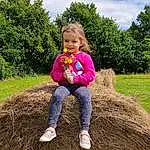 Plante, Ciel, Cloud, People In Nature, Leaf, Botany, Arbre, Happy, Herbe, Agriculture, Morning, Bambin, Landscape, Baby & Toddler Clothing, Grassland, Meadow, Pelouse, Field, Soil, Fun, Personne, Joy