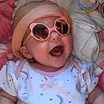 Nez, Visage, Joue, Peau, Lip, Chin, Vision Care, Facial Expression, Mouth, Blanc, Goggles, Sunglasses, Baby & Toddler Clothing, Eyewear, Textile, Sleeve, Baby, Rose, Cool, Bambin, Personne, Headwear
