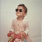 Head, Goggles, Sunglasses, Vision Care, Sleeve, Sourire, Rose, Baby & Toddler Clothing, Eyewear, Happy, Baby, Bambin, T-shirt, Magenta, Jouets, Fun, Art, Teddy Bear, Enfant, Peach, Personne