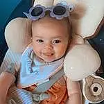 Joue, Peau, Head, Sourire, Mouth, Blanc, Vision Care, Goggles, Bleu, Baby & Toddler Clothing, Sunglasses, Baby, Iris, Happy, Rose, Eyewear, Bambin, Personne, Joy