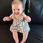Joue, Peau, Head, Bras, Sourire, Jambe, Baby & Toddler Clothing, One-piece Garment, Dress, Neck, Flash Photography, Sleeve, Iris, Finger, Happy, Bambin, Baby, Day Dress, Thumb, Personne, Joy