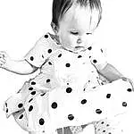 Head, Bras, Blanc, Black, Baby & Toddler Clothing, Human Body, Neck, Sleeve, Debout, Black-and-white, Style, Finger, Happy, Bambin, Collar, One-piece Garment, Pattern, Monochrome, Noir & Blanc, Assis, Personne