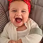 Nez, Joue, Sourire, Peau, Head, Lip, Yeux, Mouth, Comfort, Baby & Toddler Clothing, Textile, Baby, Happy, Gesture, Rose, Bambin, Baby Laughing, Cap, Enfant, Baby Products, Personne, Headwear