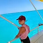 Eau, Ciel, Shorts, Azure, Chapi Chapo, Boats And Boating--equipment And Supplies, Outdoor Recreation, Watercraft, Leisure, Baseball Cap, Thigh, Elbow, Cap, Lake, Shade, Recreation, Fun, Summer, Voyages, Electric Blue, Personne, Headwear