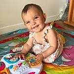 Sourire, Rose, Bambin, Baby Playing With Toys, Fun, Happy, Jouets, Baby & Toddler Clothing, Enfant, Baby, Play, Assis, Picture Frame, Event, Room, Toy Vehicle, Baby Products, Personne, Joy