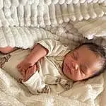 Peau, Comfort, Textile, Beige, Baby, Bambin, Linens, Baby Sleeping, Bedding, Bedtime, Baby & Toddler Clothing, Enfant, Pattern, Sieste, Poil, Wool, Sleep, Room, Blanket, Personne