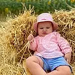 Jeans, Photograph, People In Nature, Chapi Chapo, Yellow, Happy, Baby & Toddler Clothing, Sunlight, Herbe, Ciel, Rural Area, Summer, People, Agriculture, Grassland, Baby, Bambin, Sun Hat, Bois, Personne, Headwear