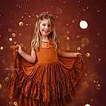 Sourire, People In Nature, Flash Photography, Sleeve, Happy, Bois, Entertainment, Performing Arts, Fashion Design, Art, Long Hair, Fun, Event, Formal Wear, Enfant, Arbre, Brown Hair, Peach, Performance Art, Ruffle, Personne, Joy