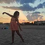 Cloud, Ciel, Jambe, People In Nature, Flash Photography, People On Beach, Plage, Sunlight, Dress, Happy, Dusk, Horizon, Afterglow, Landscape, Sunset, Sunrise, Beauty, Fun, Barefoot, Long Hair, Personne, Under Exposed
