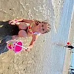 Eau, Jambe, People On Beach, Plage, Body Of Water, Leisure, Fun, Summer, Bambin, Happy, Recreation, Sand, Swimwear, Thigh, Boats And Boating--equipment And Supplies, Enfant, Vacation, Play, People In Nature, Wind Wave, Personne, Joy
