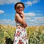 Ciel, Cloud, Plante, People In Nature, Happy, Waist, Dress, Day Dress, Herbe, Agriculture, Grassland, Thigh, Meadow, Arbre, Fashion Design, Knee, Human Leg, Long Hair, Blond, Personne