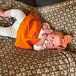 Head, Comfort, Textile, Orange, Bois, Chapi Chapo, Rose, Baby & Toddler Clothing, Bambin, Sock, Baby, Enfant, Herbe, Fun, Linens, Knee, Thigh, Jouets, Personne