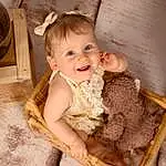 Hair, Joue, Peau, Sourire, Yeux, Dress, Chair, Textile, Baby & Toddler Clothing, Iris, Happy, Baby, Bois, Bambin, Flash Photography, Comfort, Assis, Event, Enfant, Room, Personne, Joy